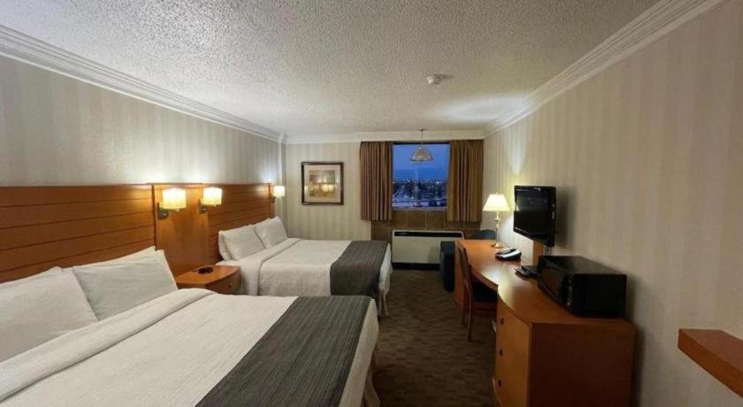 The Glenmore Inn & Convention Centre Calgary Zewnętrze zdjęcie